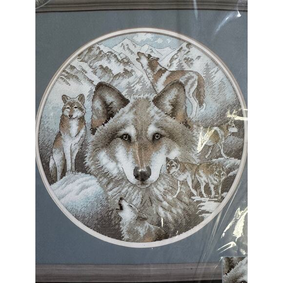 Dimensions Call of the Wolf Counted Cross Stitch Kit winter nature new35084 2002 - Picture 2 of 10